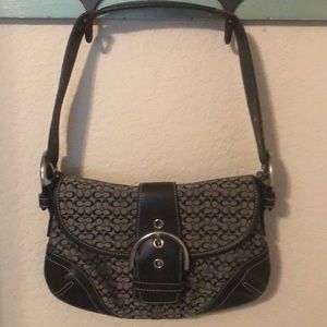 Coach monogram purse EUC!